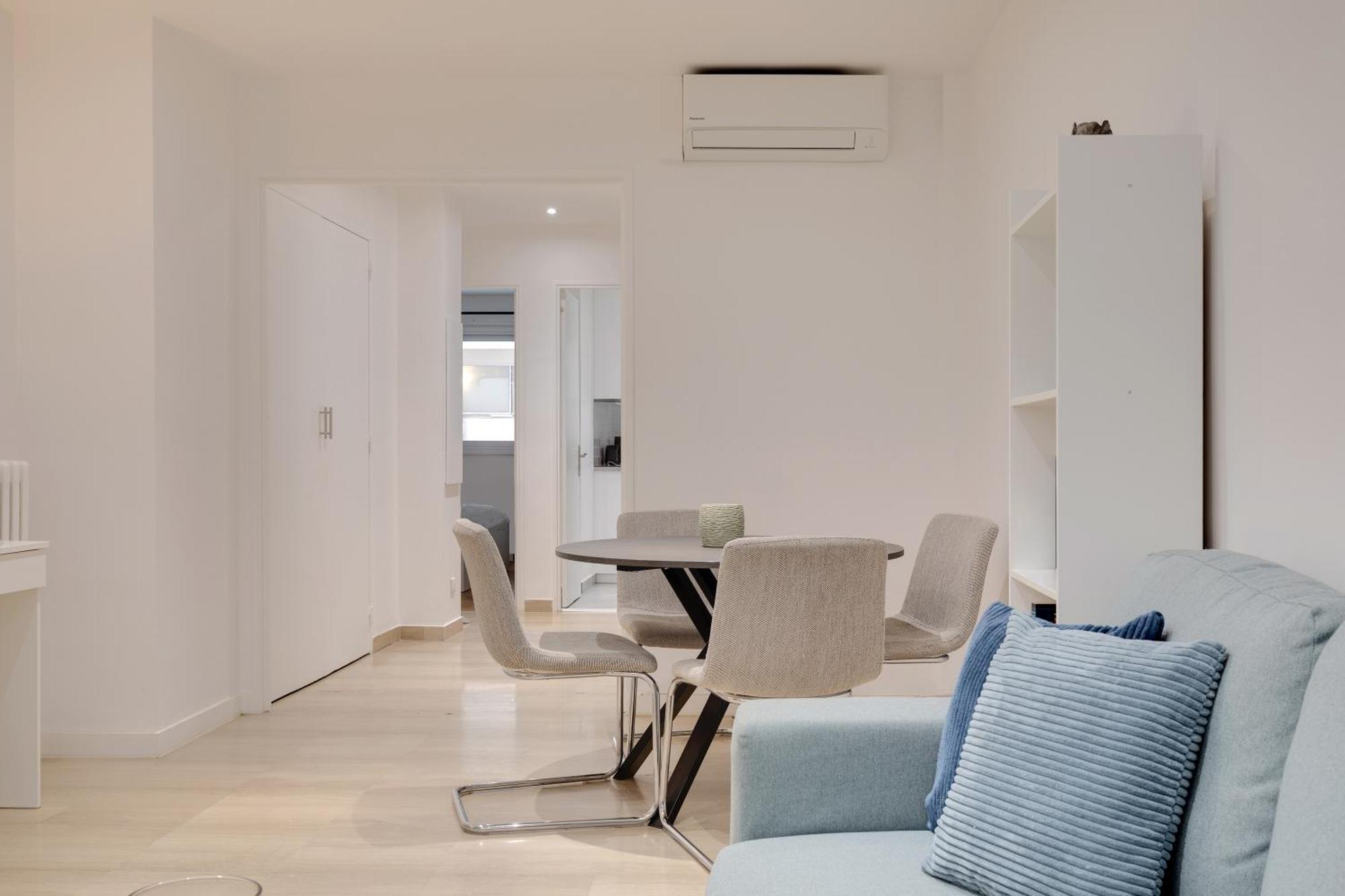 Newly Renovated Charming Downtown Apartment أنتيب المظهر الخارجي الصورة